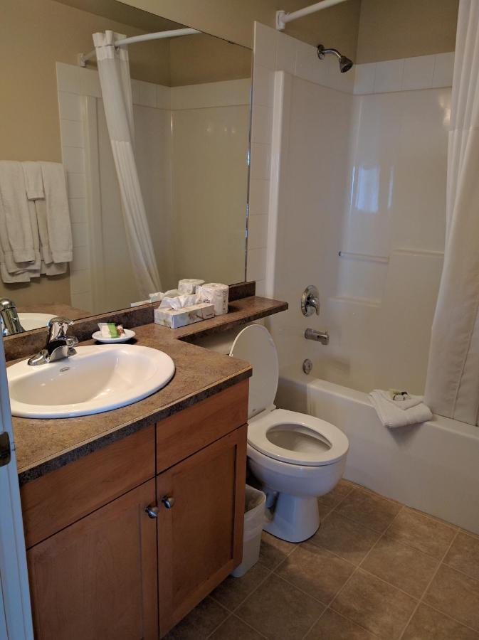 Clearwater Residence Hotel Timberlea Fort Mcmurray Esterno foto